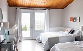 The Iona Heights Inn