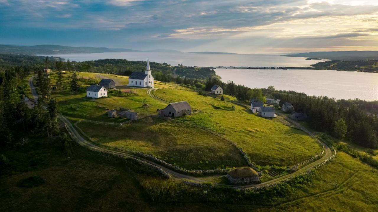 The Iona Heights Inn Extérieur photo