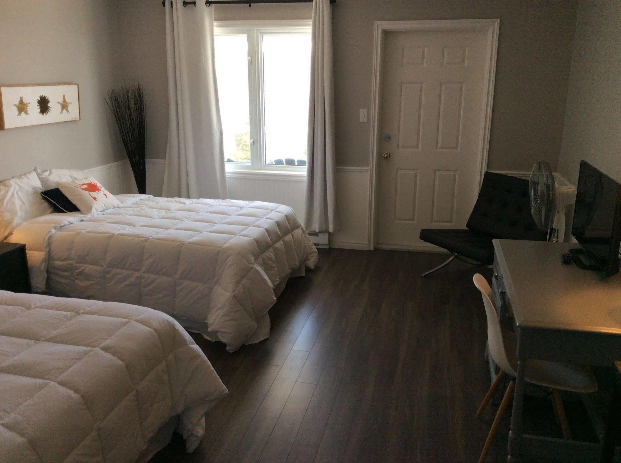 The Iona Heights Inn Extérieur photo
