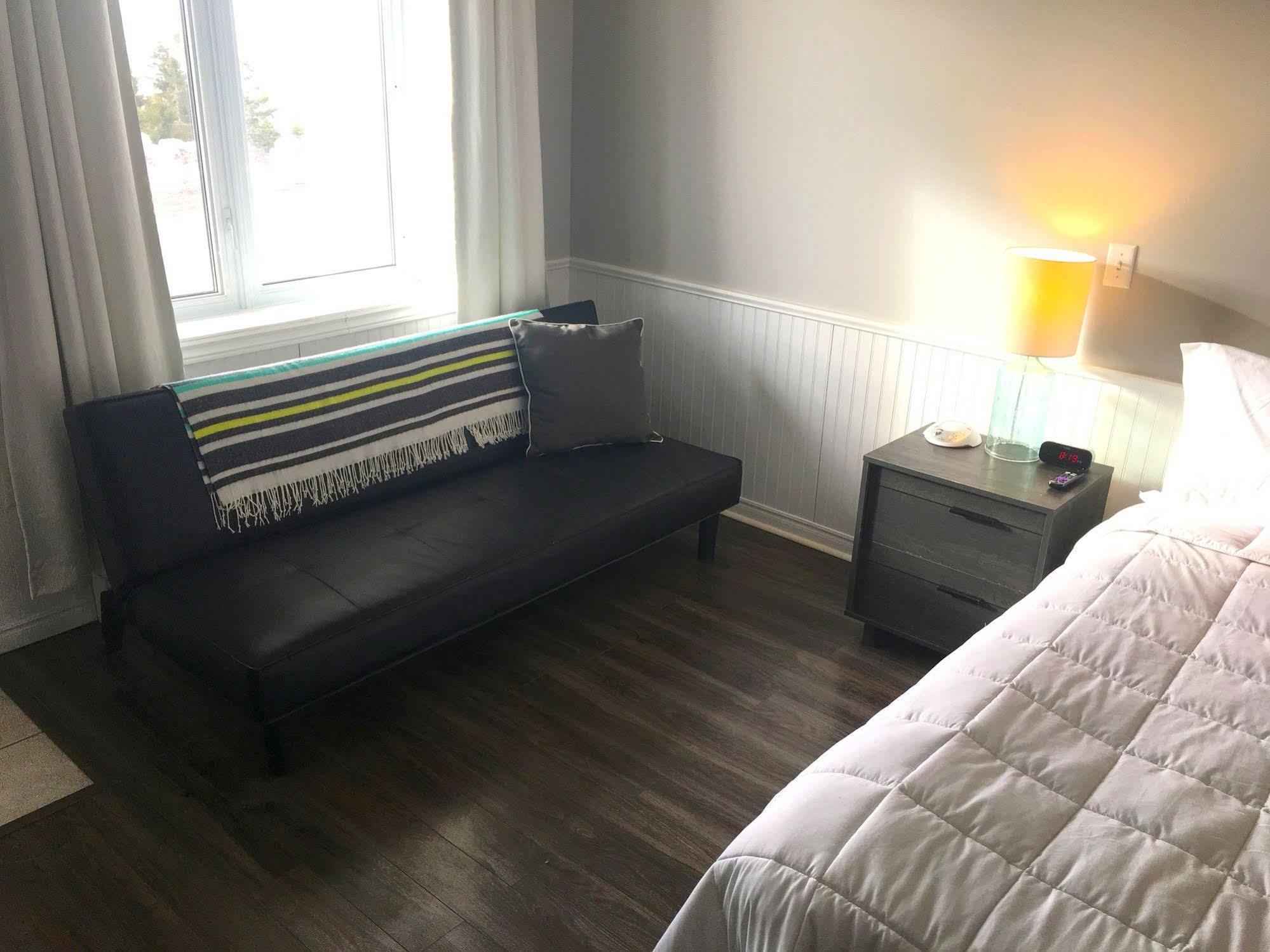 The Iona Heights Inn Extérieur photo