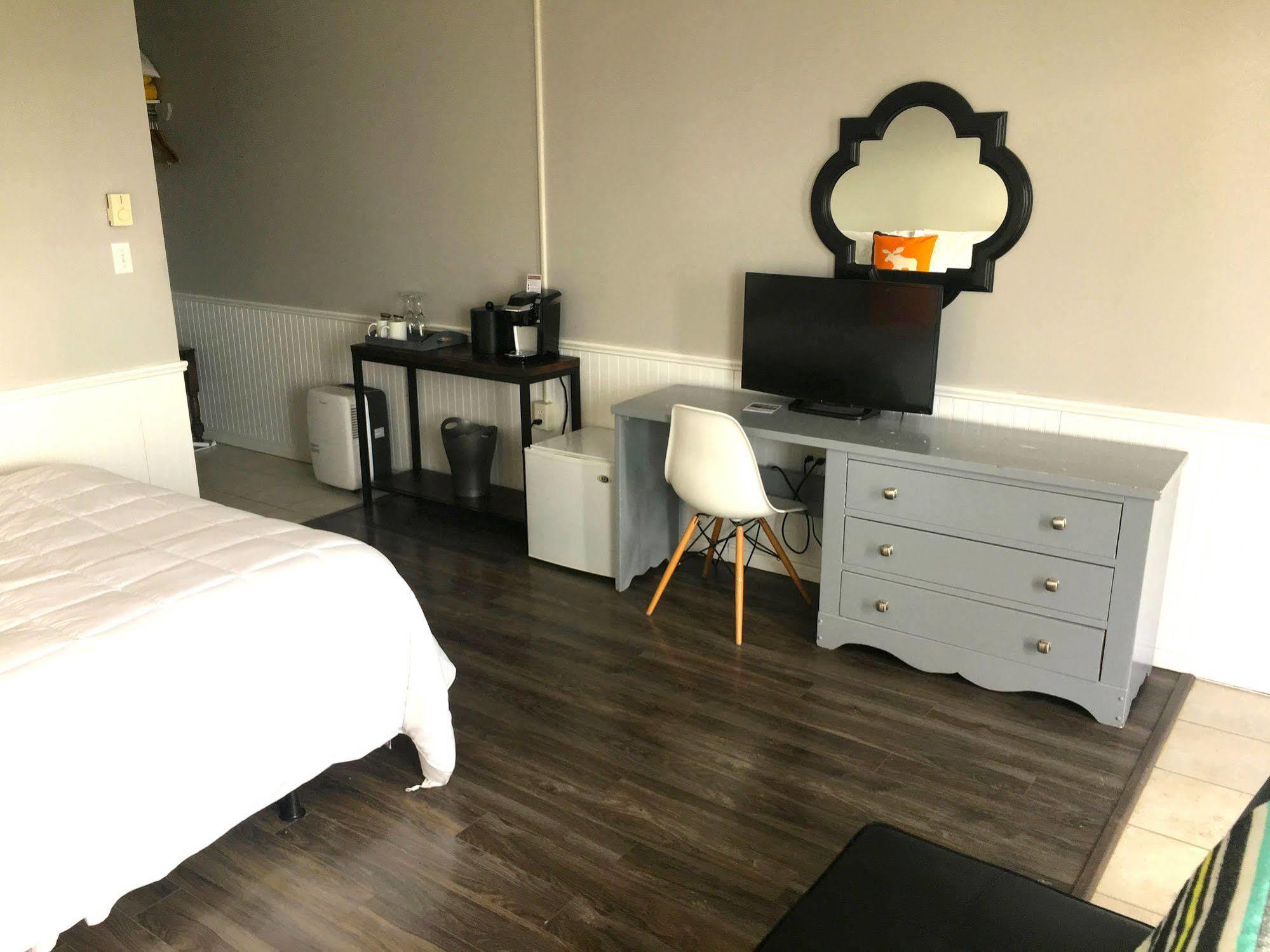 The Iona Heights Inn Extérieur photo
