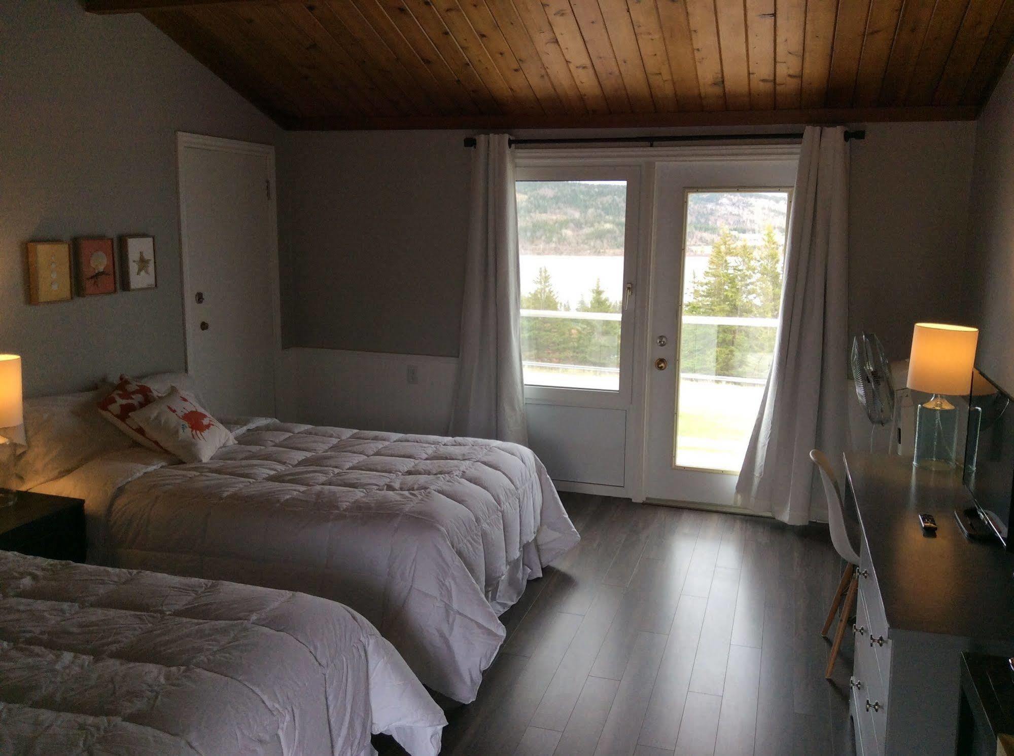 The Iona Heights Inn Extérieur photo